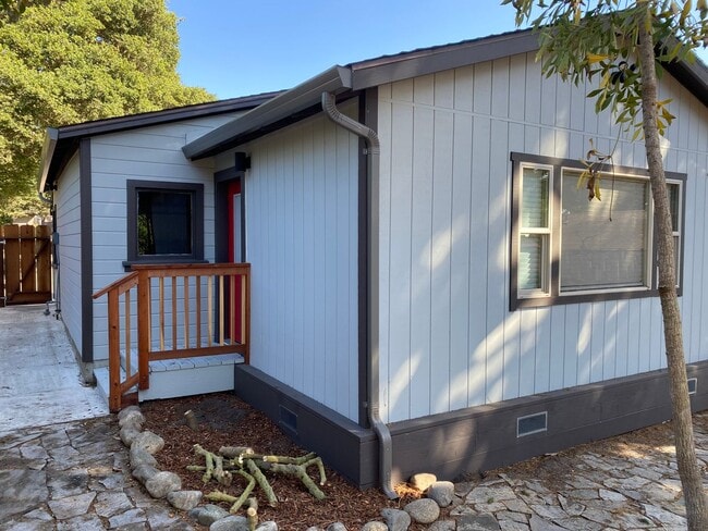 Building Photo - crock708