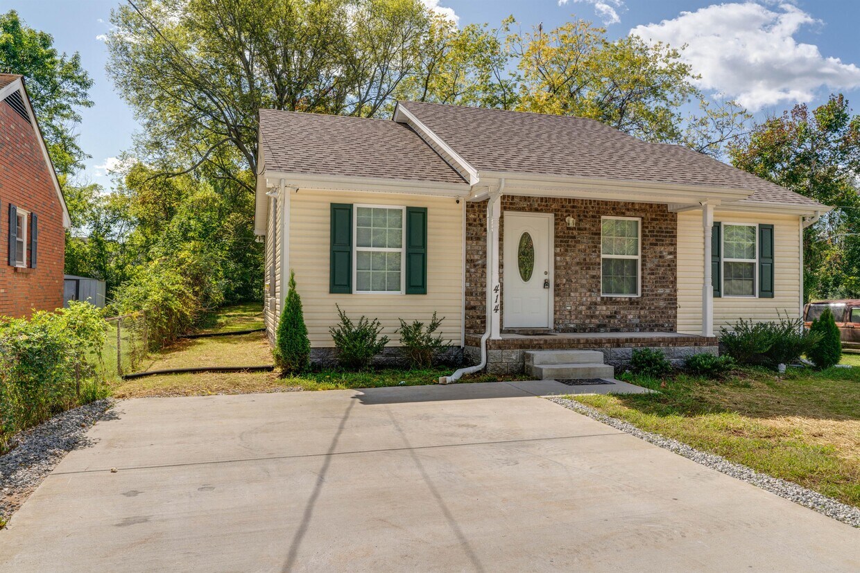 Foto principal - 816 19th Ave W