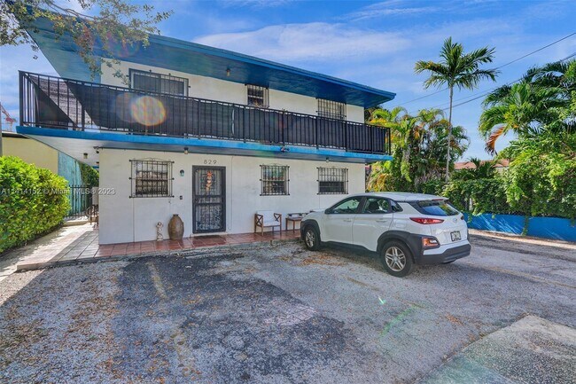 Foto del edificio - 829 SW 9th Ave