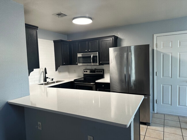 Recently updated kitchen - 1004 Shadowlake Rd