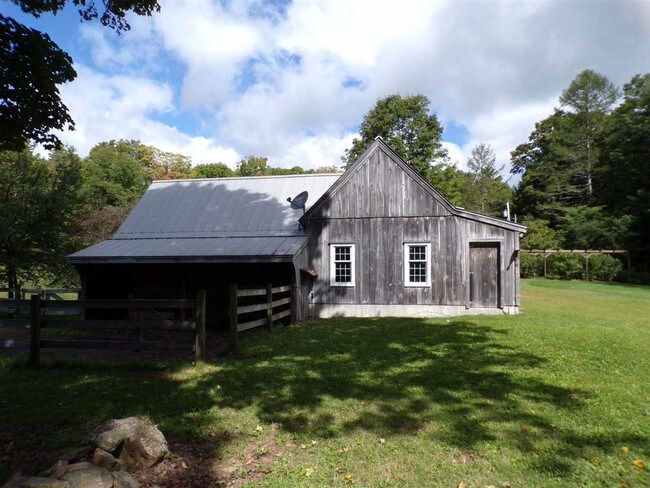 Foto del edificio - 160 Lynn Hill Rd