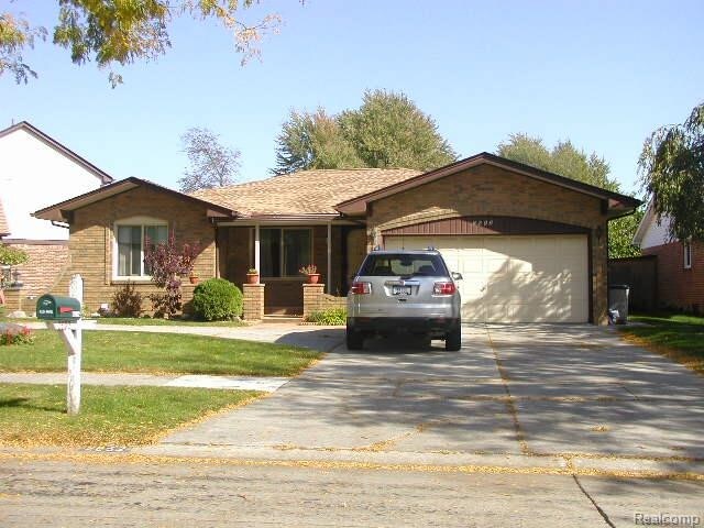 Primary Photo - 2952 Sylvan Dr