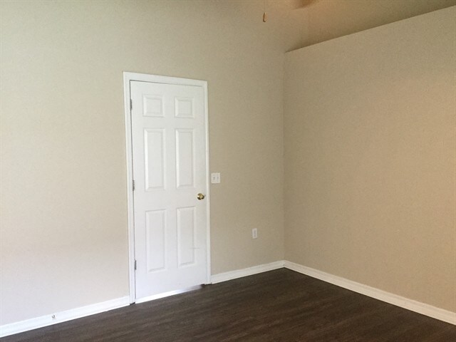 Foto del edificio - 7861 Harbor Bend Cir