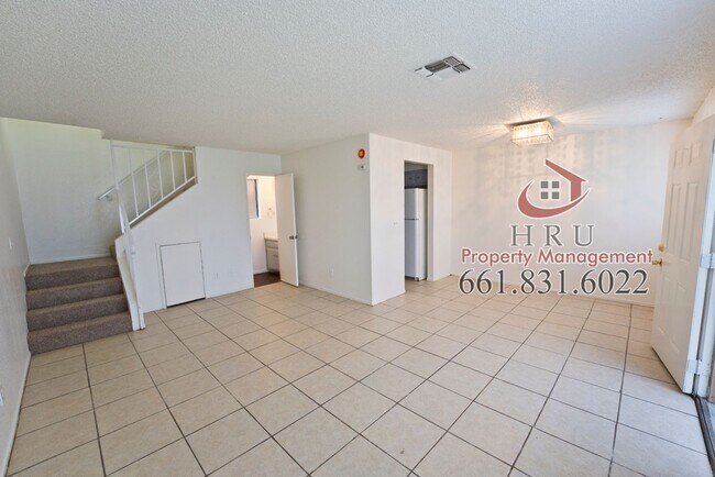 Foto del edificio - SW-3 bedrooms 2.5 baths condo