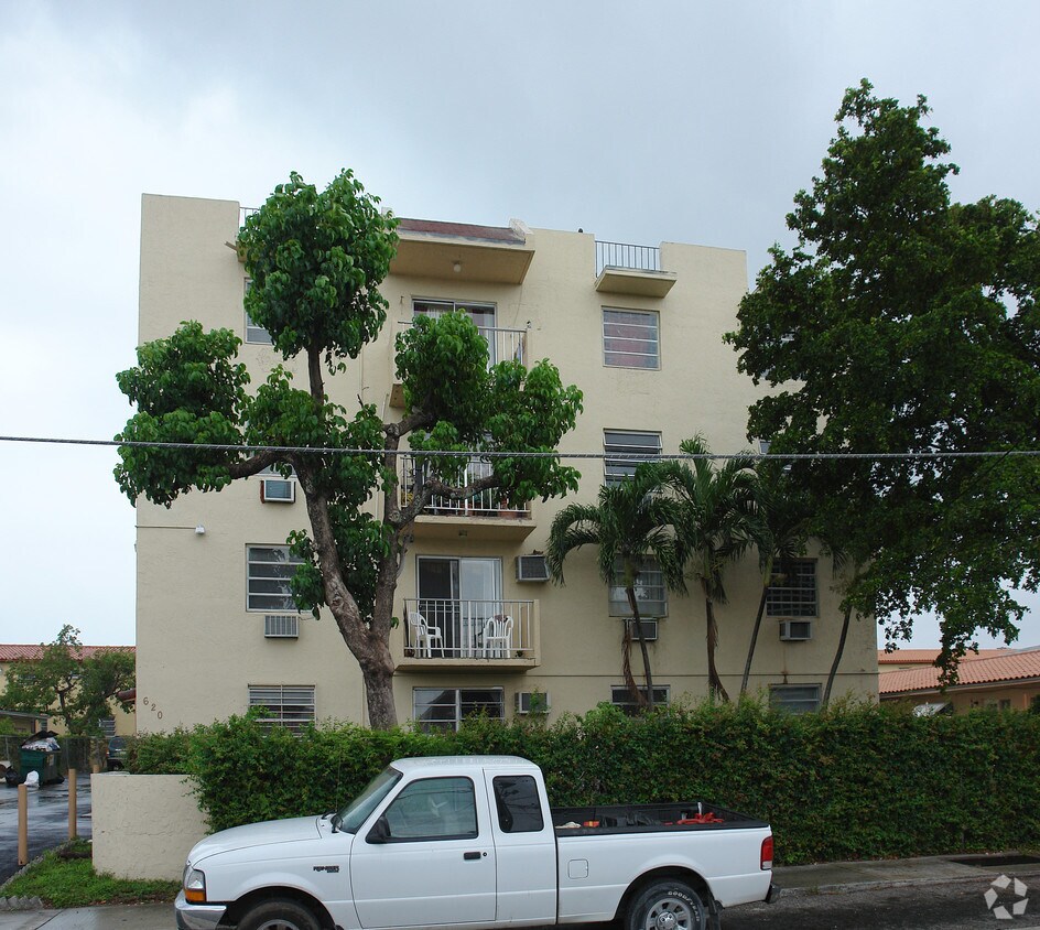 Primary Photo - 620 SW 10th St