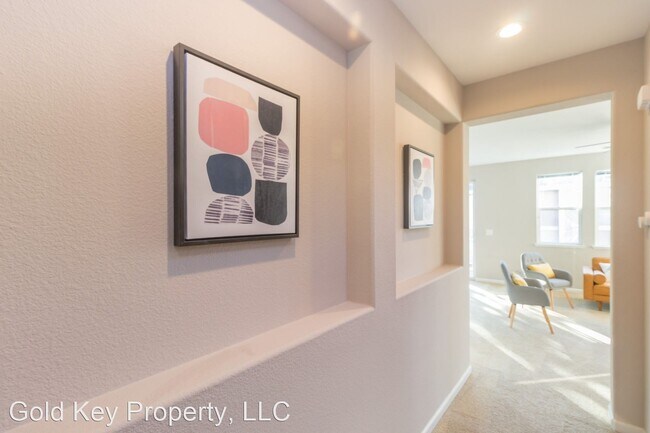 Building Photo - 537 Lexington Dr