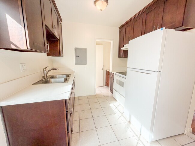 Foto del edificio - 15339 Weddington St