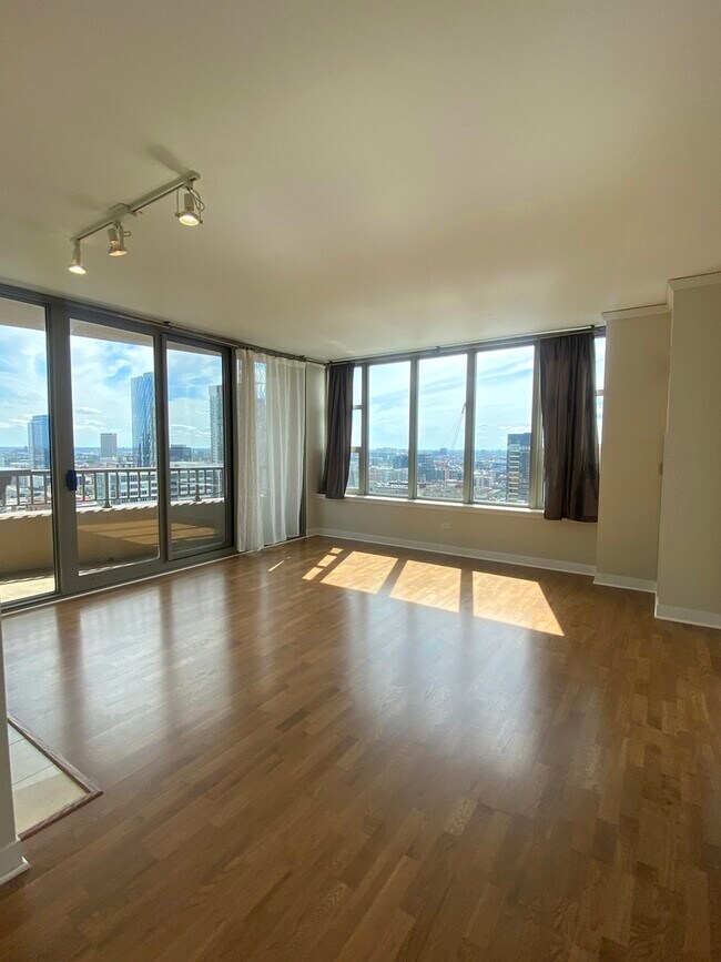 Foto del edificio - 200 N Jefferson St
