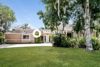 Building Photo - 6621 Fort Pierce Blvd