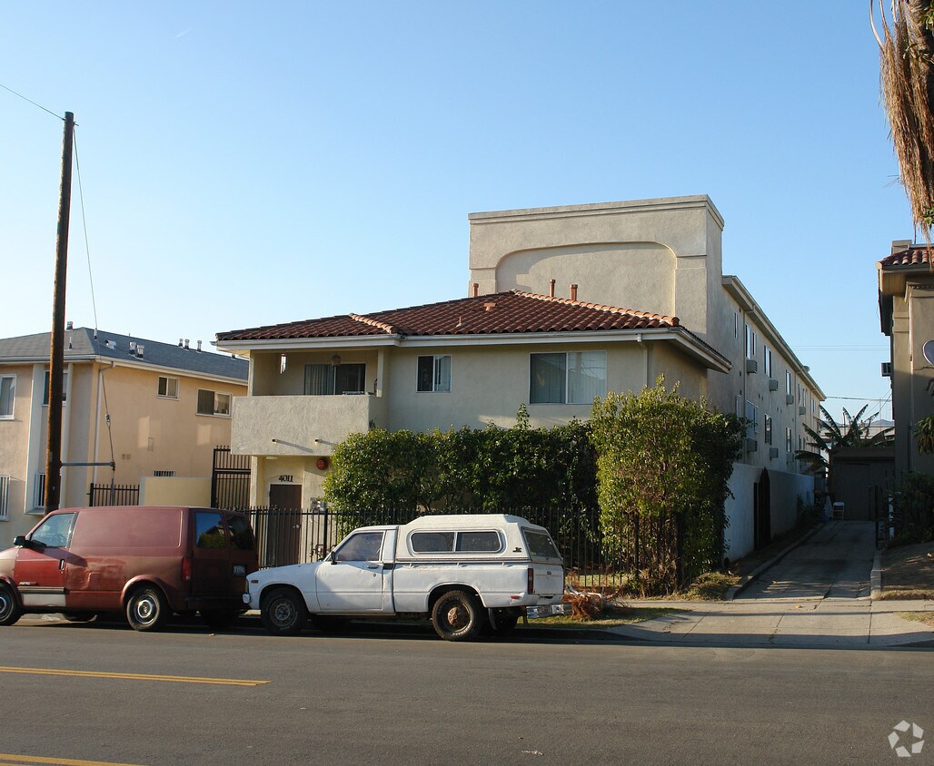 Foto del edificio - 4011 Oakwood Ave