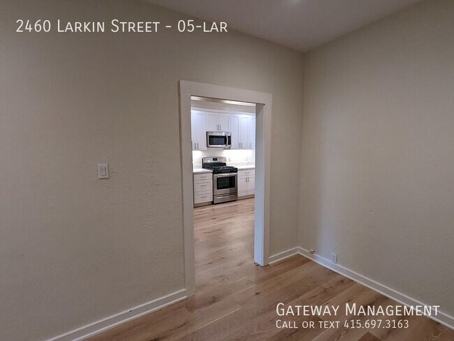 Building Photo - Russian Hill 1 bdrm overlooking Park -new ...