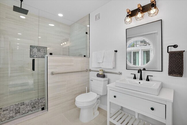 Foto del edificio - 8778 Waterfront Terrace