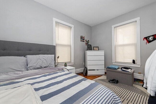 Building Photo - Mission Hill 5-Bed