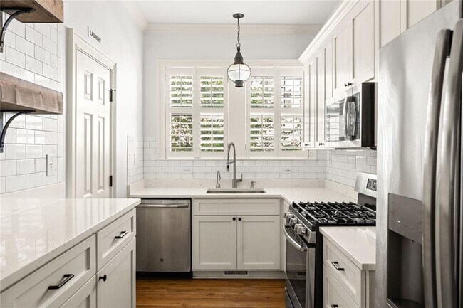 Foto del edificio - 878 Briarcliff Rd NE
