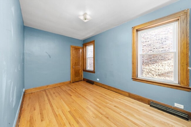 Building Photo - 2231 S 61st Ct