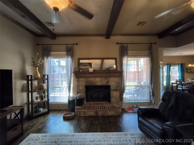 Foto del edificio - 4724 S 168th E Ave