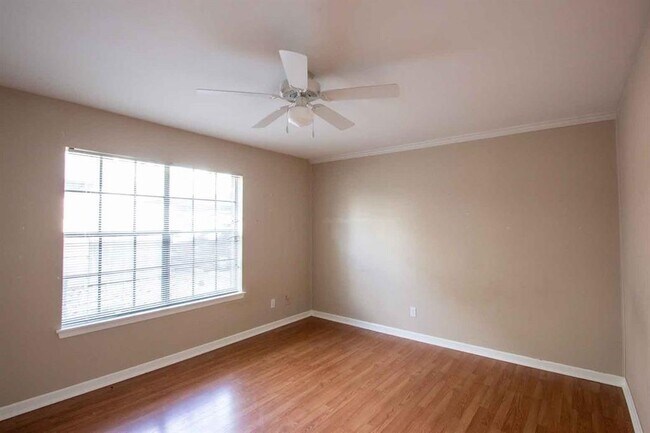 Building Photo - 9023 Gaylord Dr