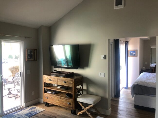 Building Photo - 1104 Santa Rufina Ct