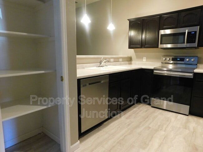 Foto del edificio - 2881 1/2 Cascade Avenue