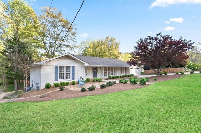 Photo - 4555 Runnemede Rd NW House