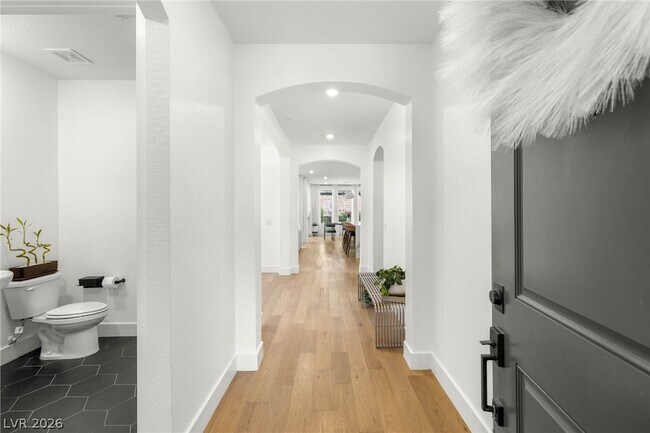 Foto del edificio - 6 Sun Lily Ln