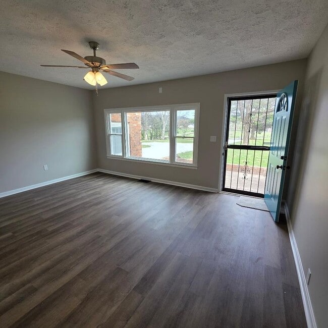 Building Photo - 2465 Chapeze Ln