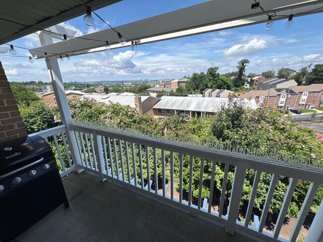 Living room balcony - 2609 Douglass Rd SE
