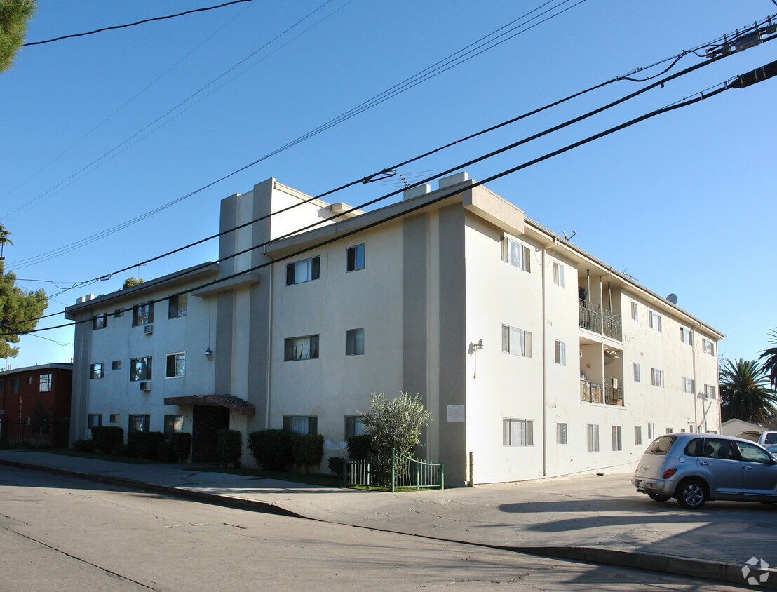 Foto del edificio - 5138 Denny Ave