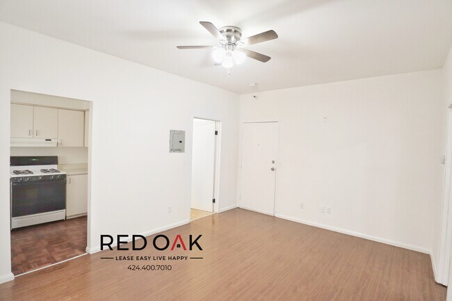 Building Photo - 733 S Coronado St