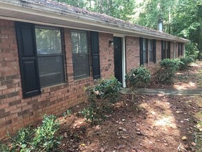 Building Photo - 150-152 Studio Ct