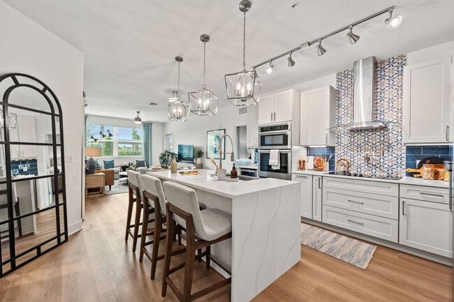 Building Photo - The Vivien