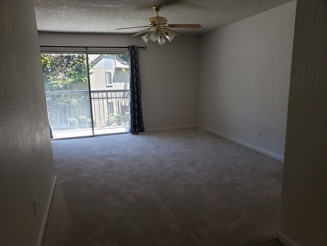 Building Photo - 3591 Quail Lakes Dr