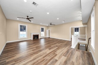 Building Photo - 223 W Main St