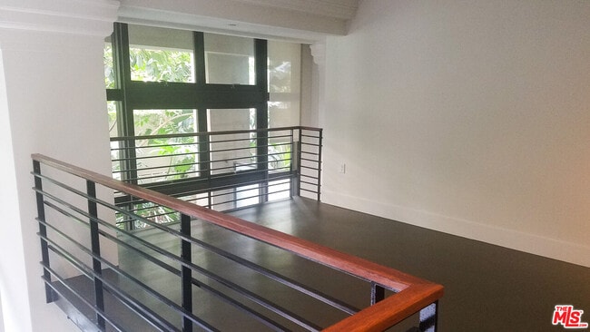 Foto del edificio - 460 S Spring St