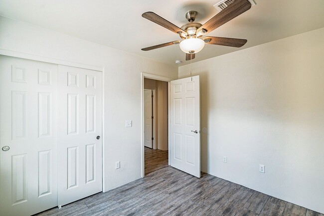 Building Photo - 615 S Santa Rita Ave