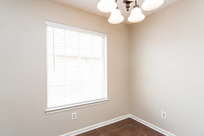 Foto del edificio - 1886 Towson Ln