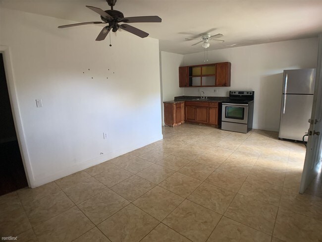 Building Photo - 2 br, 1 bath House - 1011 NW 18th St
