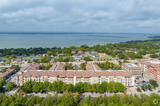 Building Photo - Rockwall Commons