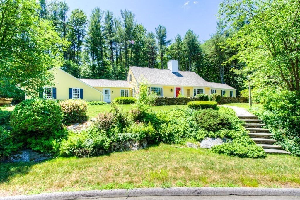 157 Twinbrooke Dr, Holden, MA 01520 House Rental in Holden, MA