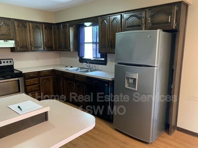 Foto del edificio - 1117 W Northwood Cir