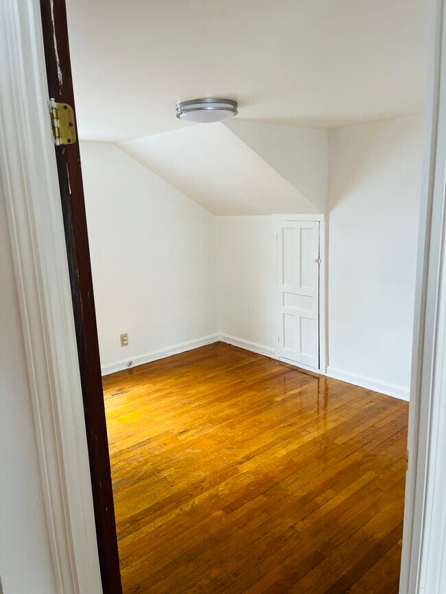 70 Eileen St Unit 3, Albany, NY 12203 Apartments in Albany, NY