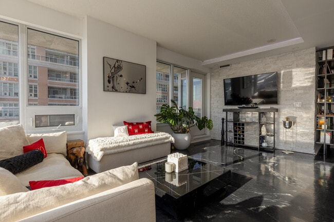 Building Photo - 59 E Liberty St