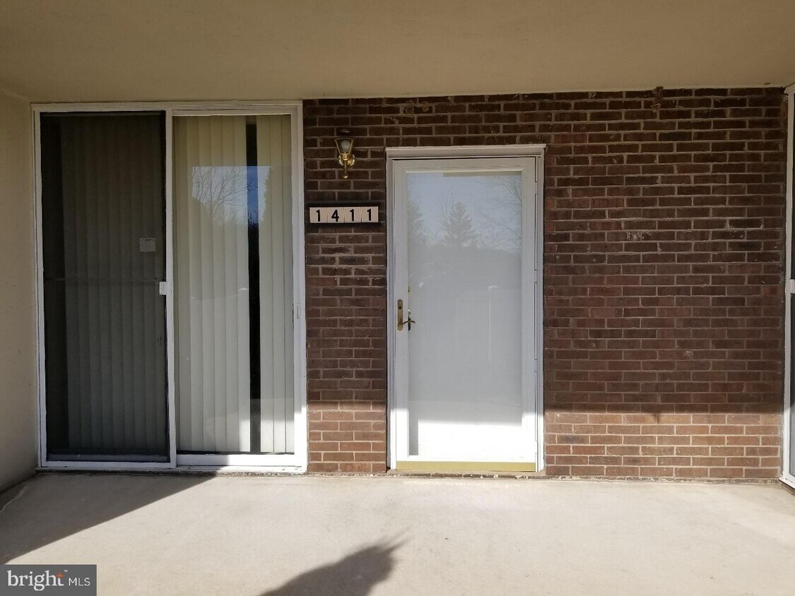 1411 Forest Ln, Schwenksville, PA 19473 Room for Rent in