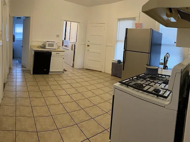 Foto del edificio - 28 Gershom Ave