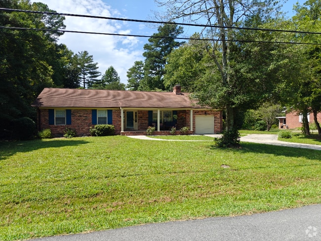 Building Photo - 120 Ferncliff Dr