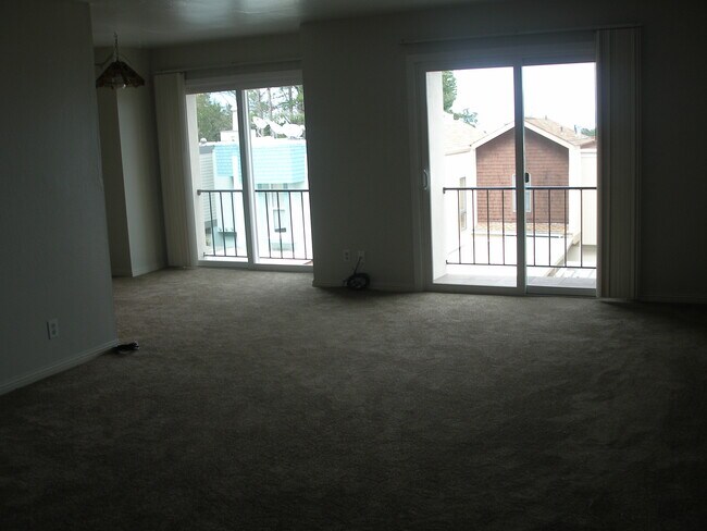 2 balcones con vista a la bahía - 141 Darby Pl