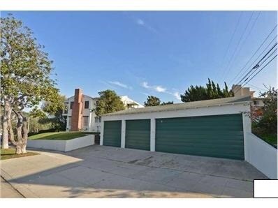 two garages - 1703 Kelton Ave