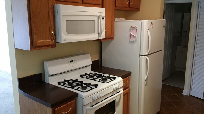 Building Photo - 16W660 Mockingbird Ln