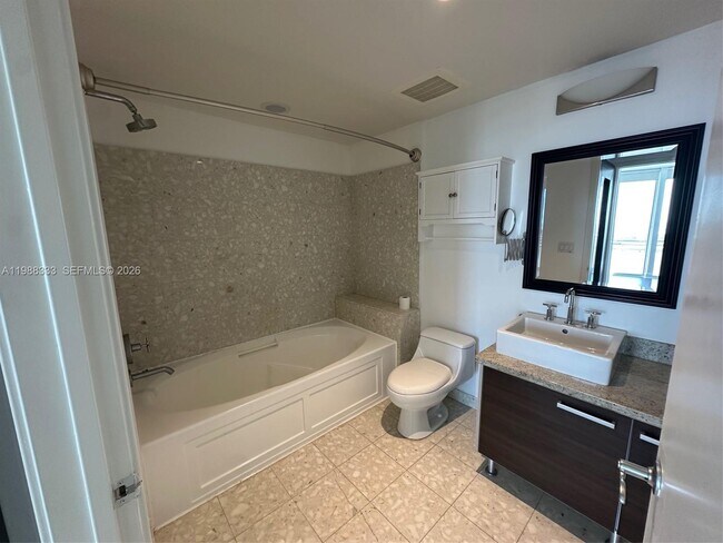 Foto del edificio - 185 SW 7th St