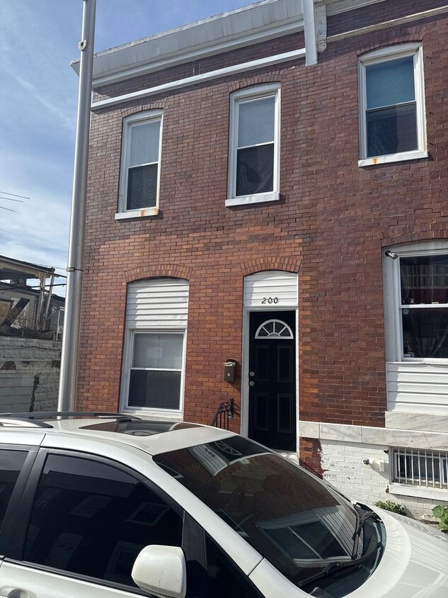 Three Bedroom Home In Baltimore - Three Bedroom Home In Baltimore